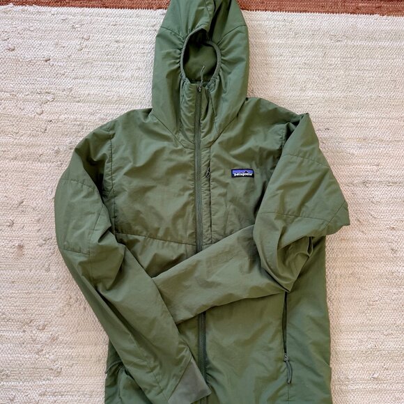 Patagonia Nano Air Insulated Hoodie in Fatigue Green - Small - Picture 5 of 5
